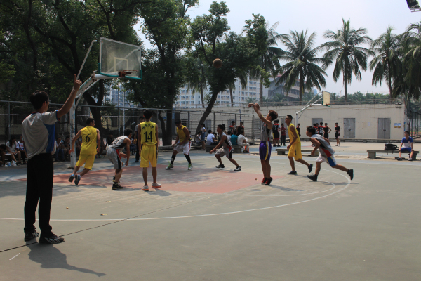 激情青春，追梦扬威--——记物电学院“迎新杯”篮球赛之一