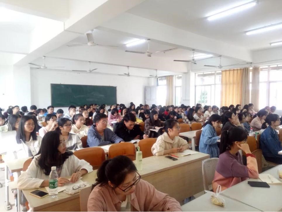 文学院举办“要素与关系:中西叙事差异”讲座