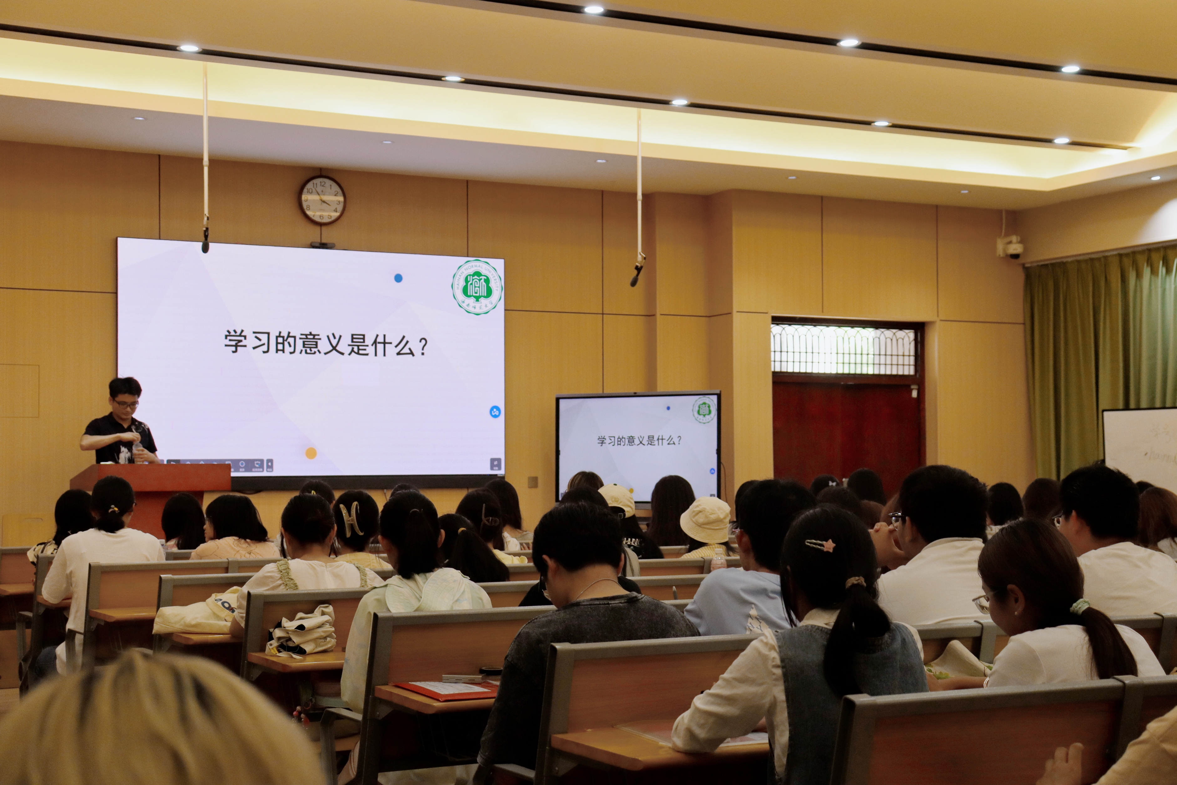 学院陈胜勇老师为2024级新闻传播学类新生开展专业教育讲座