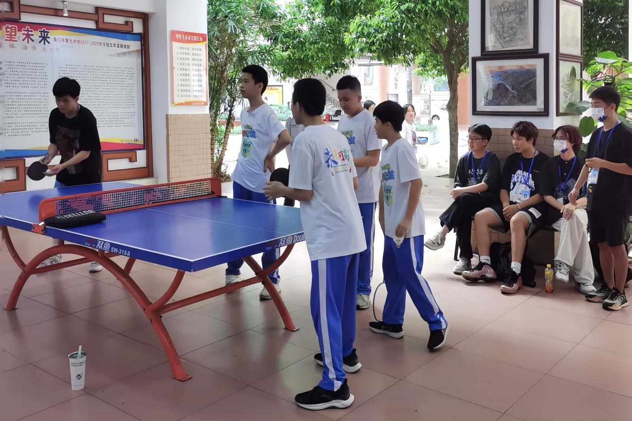 记文学院20级中文1班赴海口市第九中学实地见习