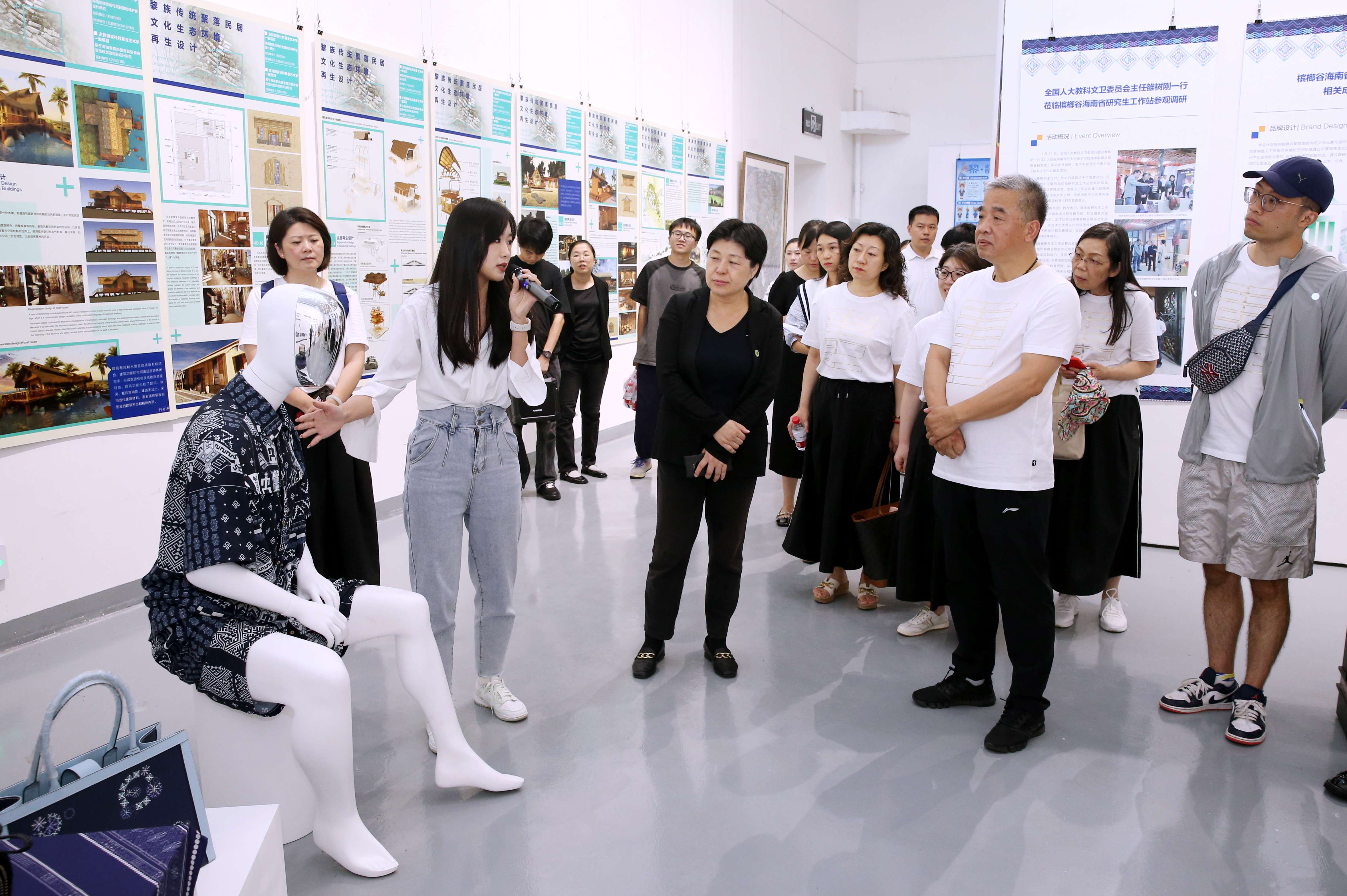 上海市教育工会代表团来我校参观交流