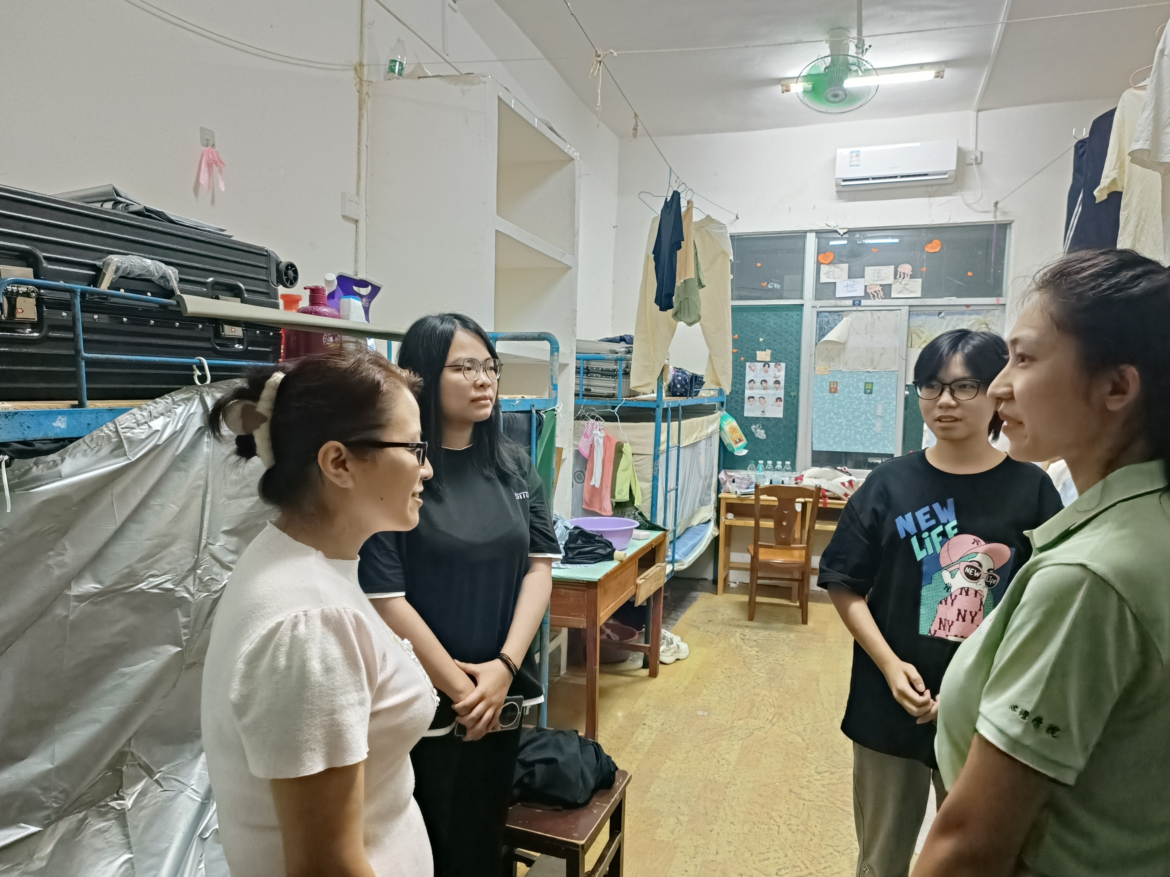 心理学院走访2024级新生宿舍