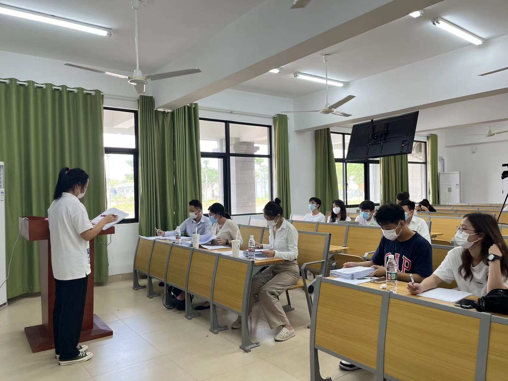 学院开展2022届本科生毕业论文（设计）答辩工作