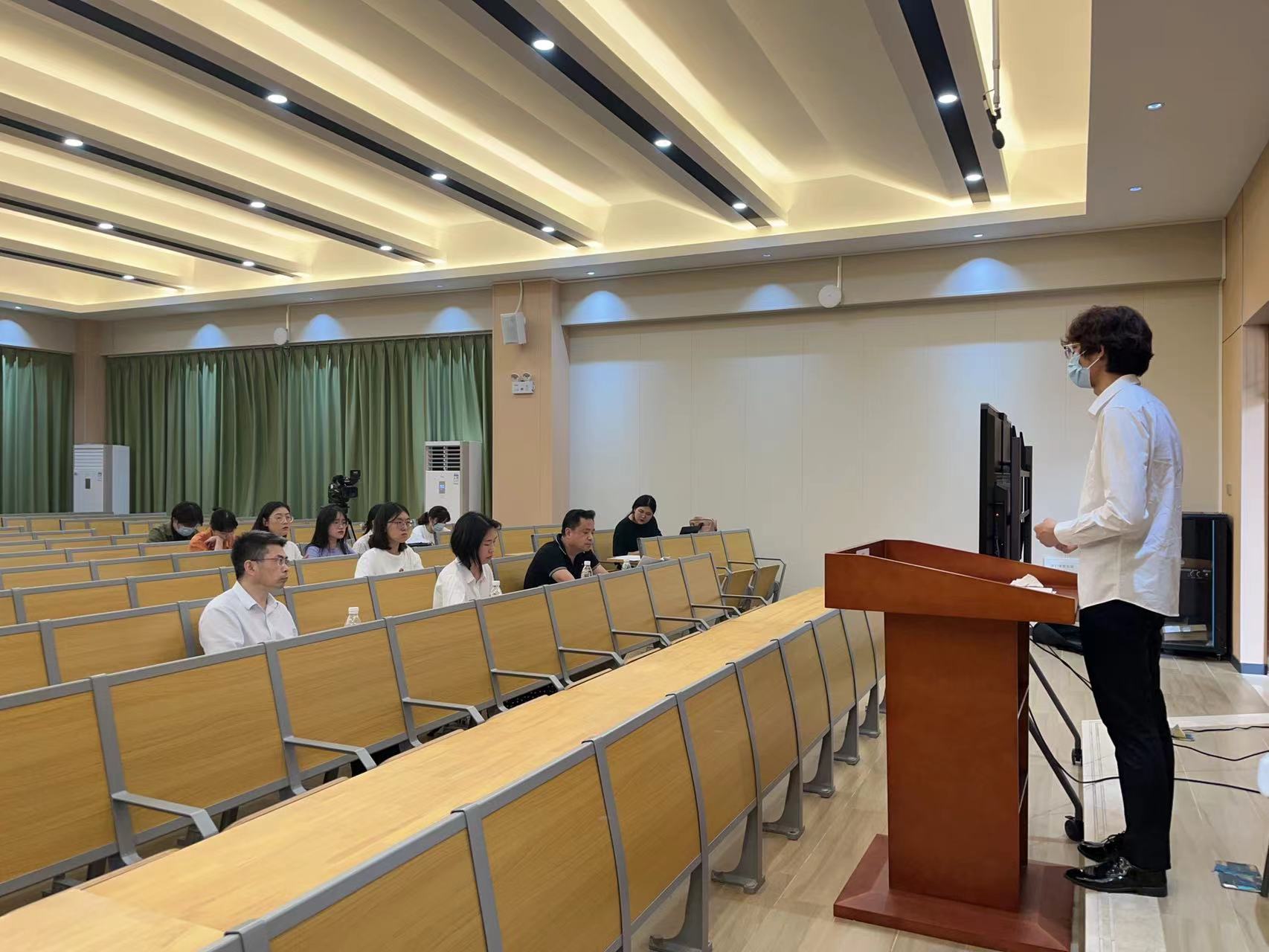 学院开展2022届本科生毕业论文（设计）答辩工作