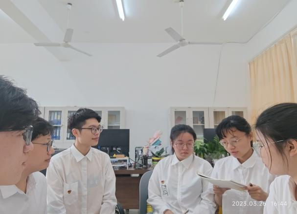史苑党萃丨历史文化学院本科生党支部召开组织生活会