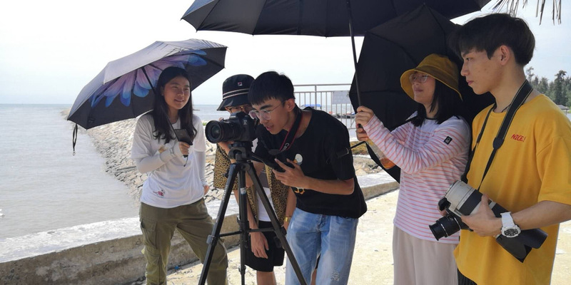 挥洒汗水,书写青春---新传院中俄联合编导专业创新创业实践周见习采风记