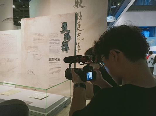 挥洒汗水,书写青春---新传院中俄联合编导专业创新创业实践周见习采风记