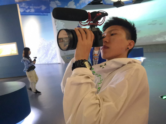 挥洒汗水,书写青春---新传院中俄联合编导专业创新创业实践周见习采风记