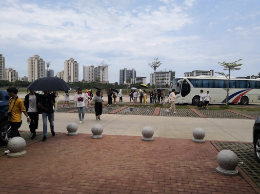 挥洒汗水,书写青春---新传院中俄联合编导专业创新创业实践周见习采风记