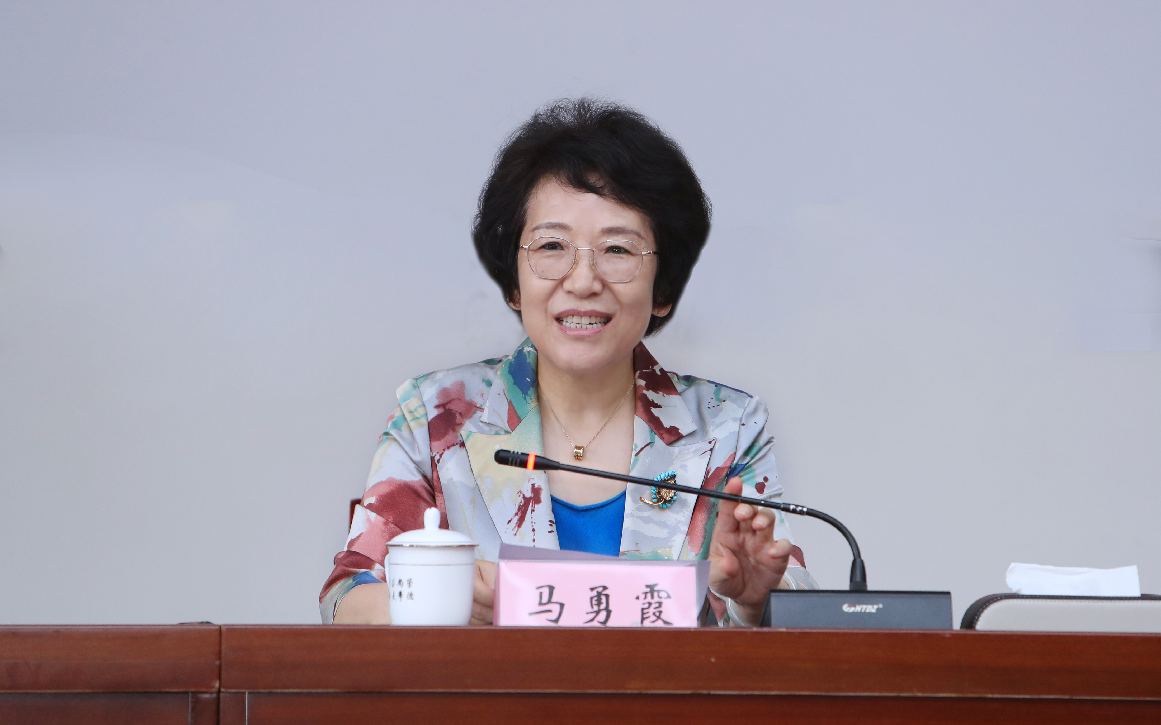 海南省政协副主席马勇霞莅临法学院作学术讲座