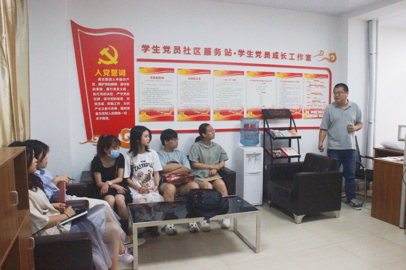“何为‘五四’,为什么是‘五四’”——文学院教工党支部学党史微党课正式开讲
