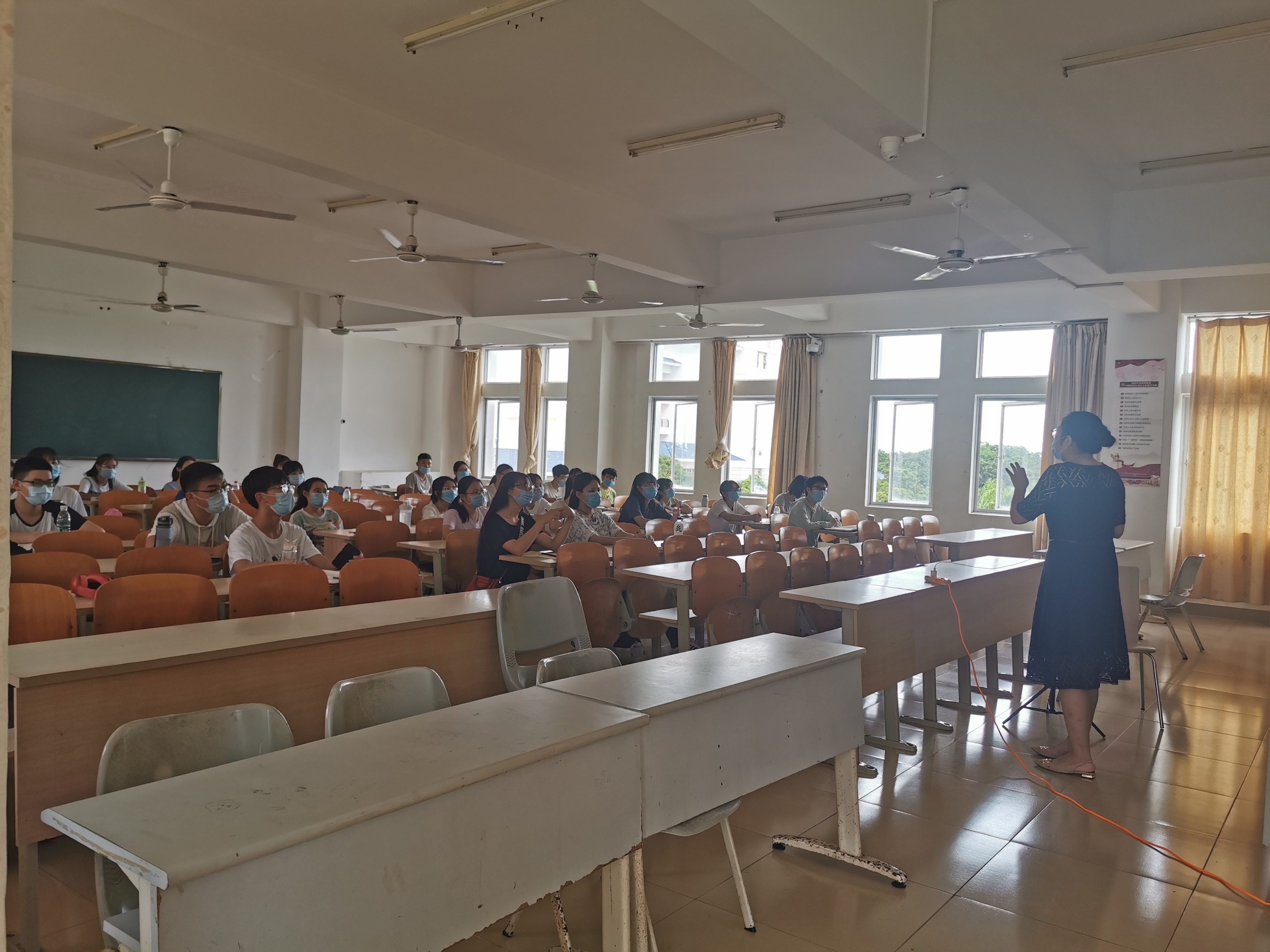 全力以“复”，新闻学院复课首日教学工作有序开展