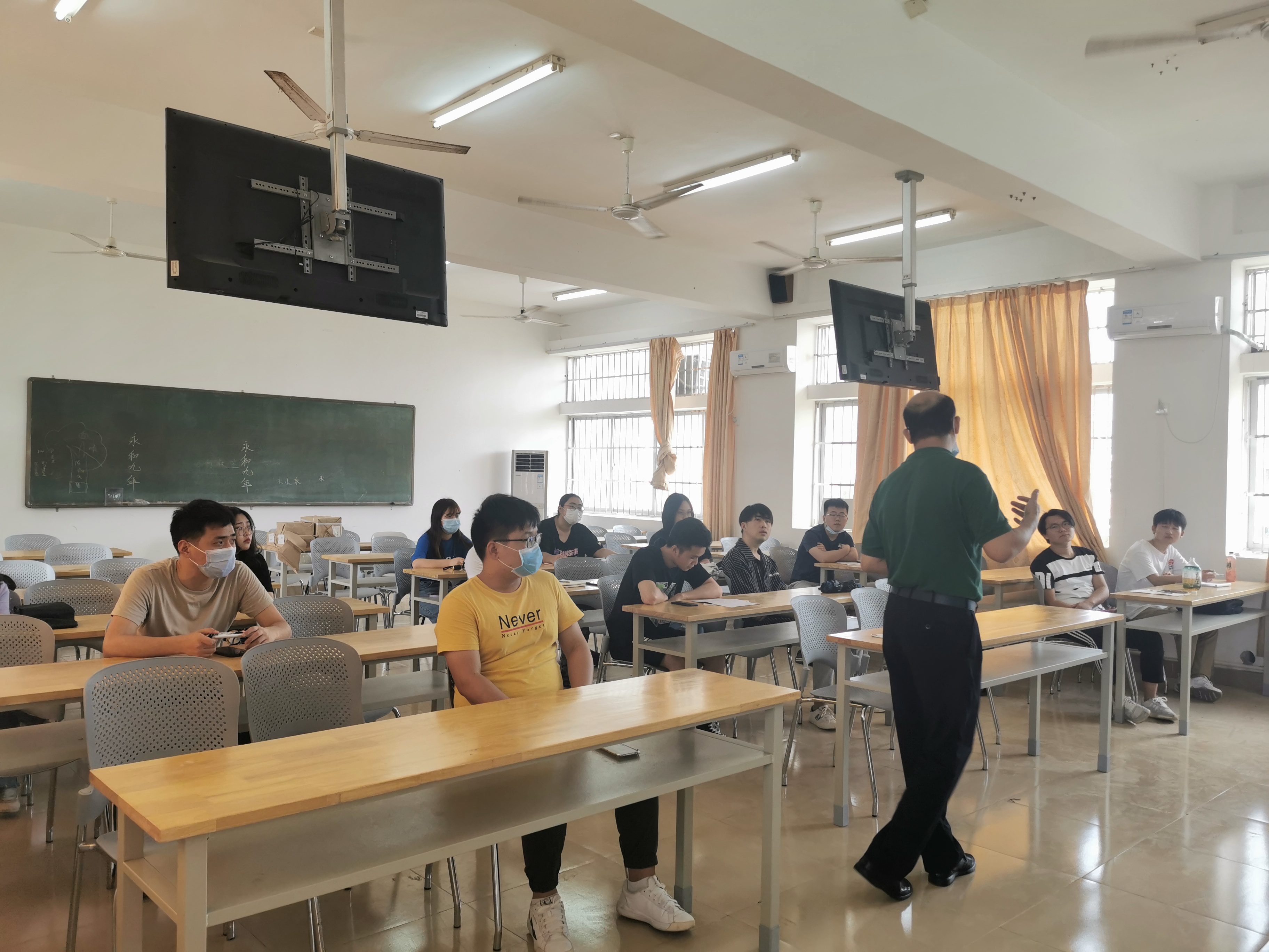 全力以“复”，新闻学院复课首日教学工作有序开展