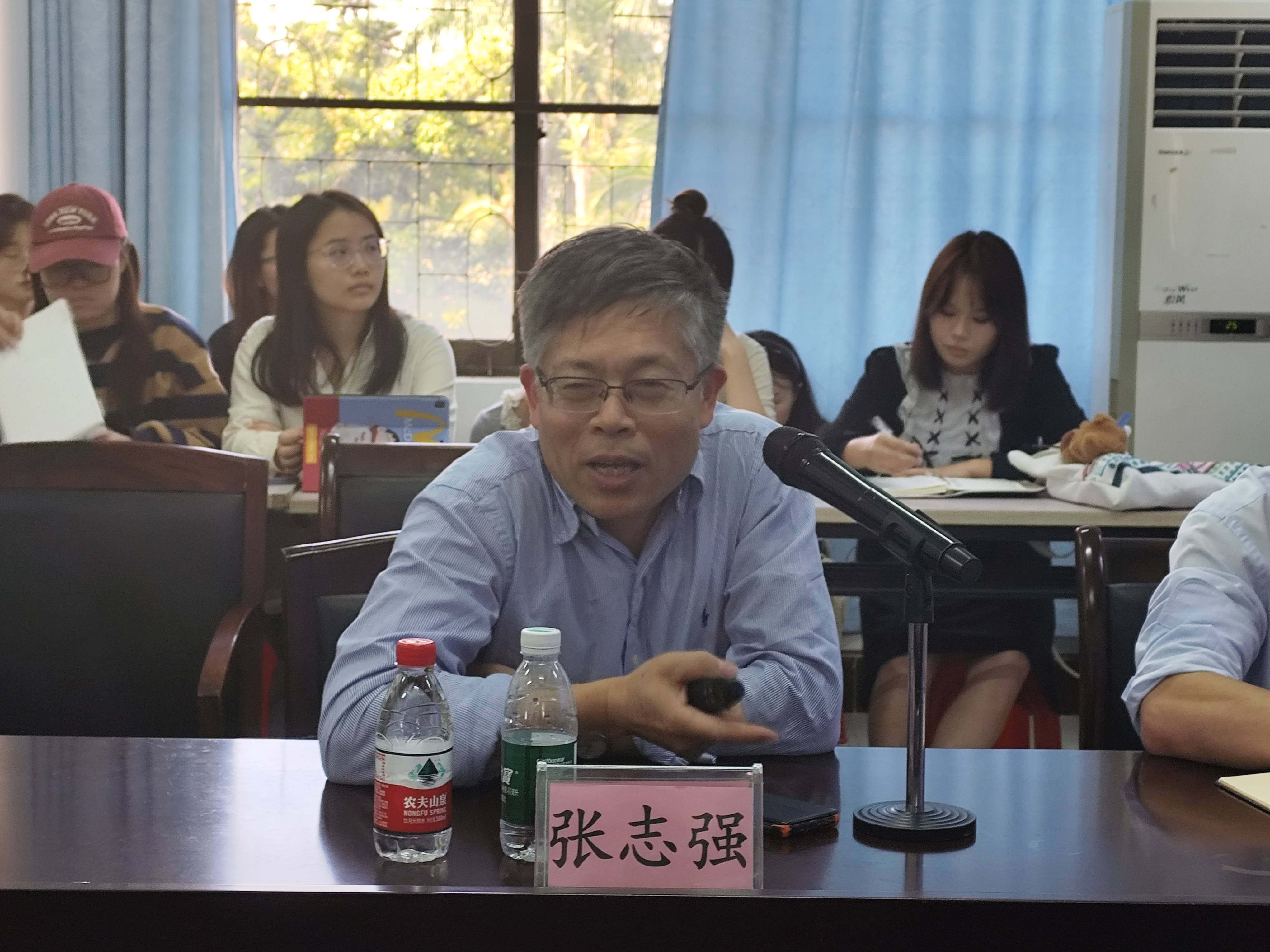 南京大学张志强教授为我院师生讲授学术论文写作与投稿技巧