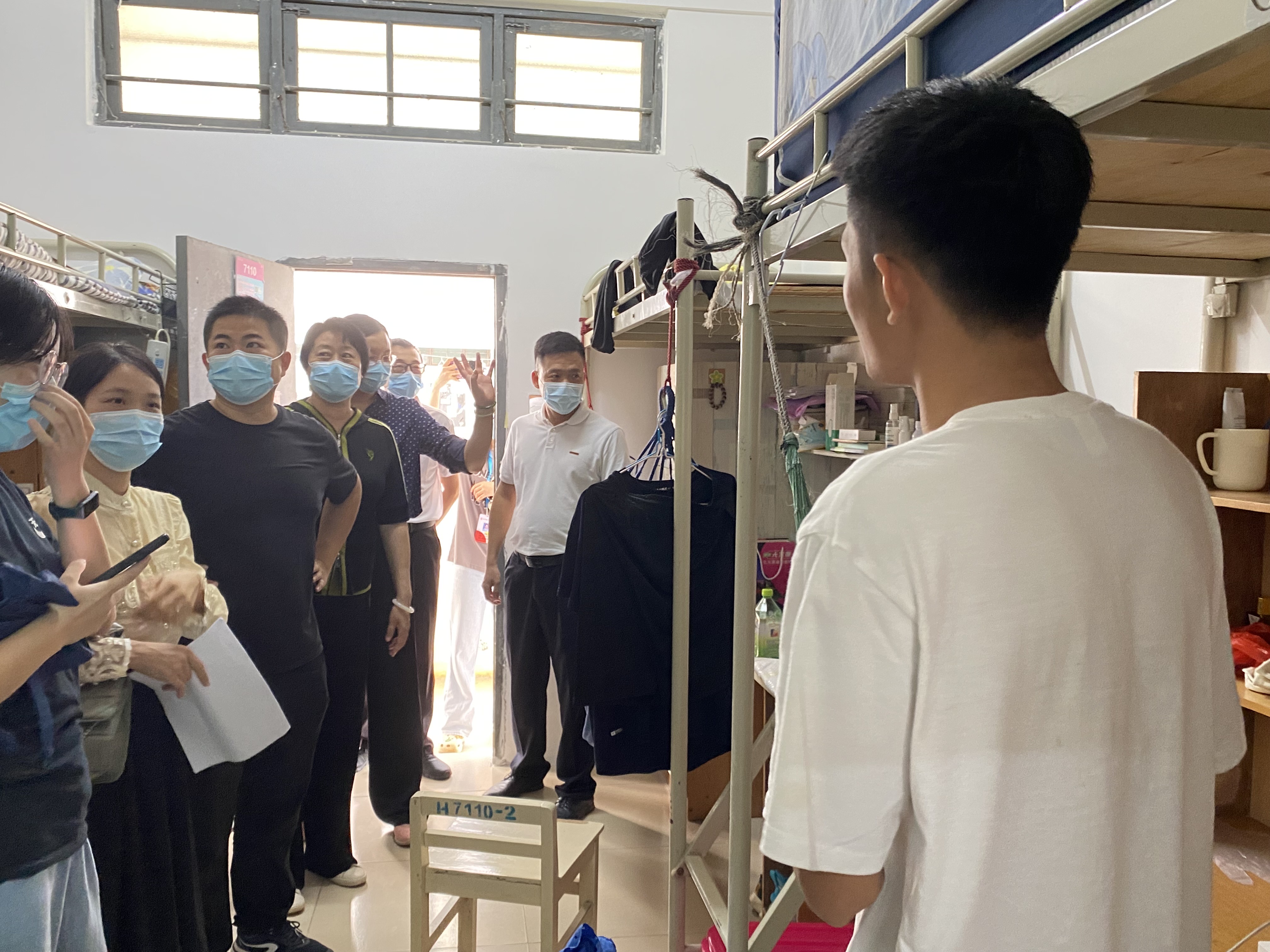 法学院开展新学期走访学生宿舍工作