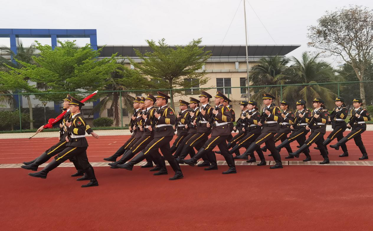 学党史，做新时代大学生——法学院爱国主义主题教育升国旗仪式