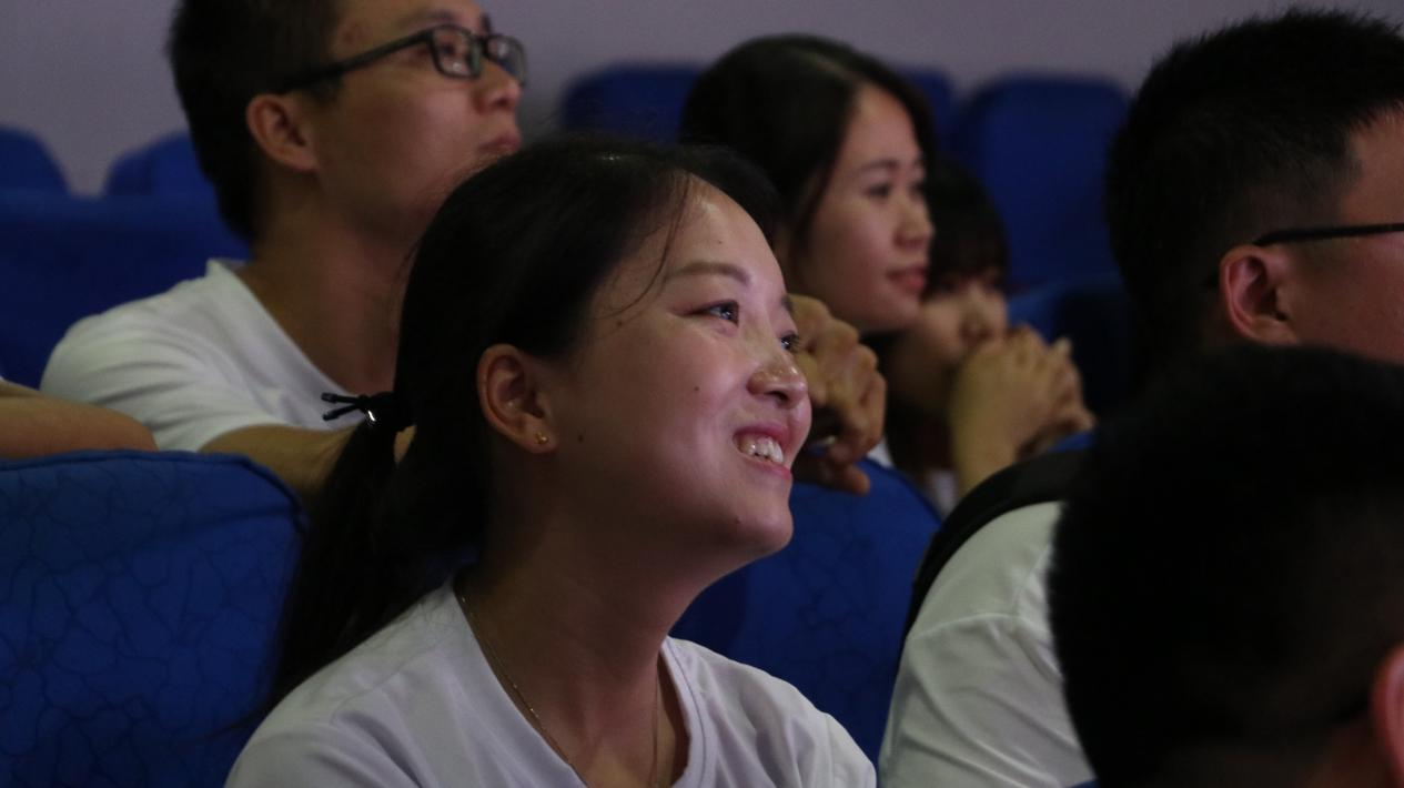 十年弹指一挥间,今昔重逢绽欢颜——海南师范大学2007级新闻班毕业10周年师生联谊会顺