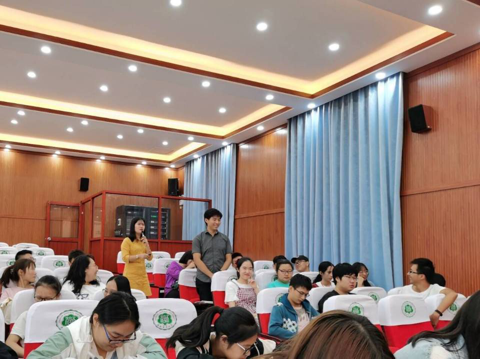 融通情与法，为创新创业锦上添花 ——李哲漫“当代大学生创新创业中的情与法”讲座侧记