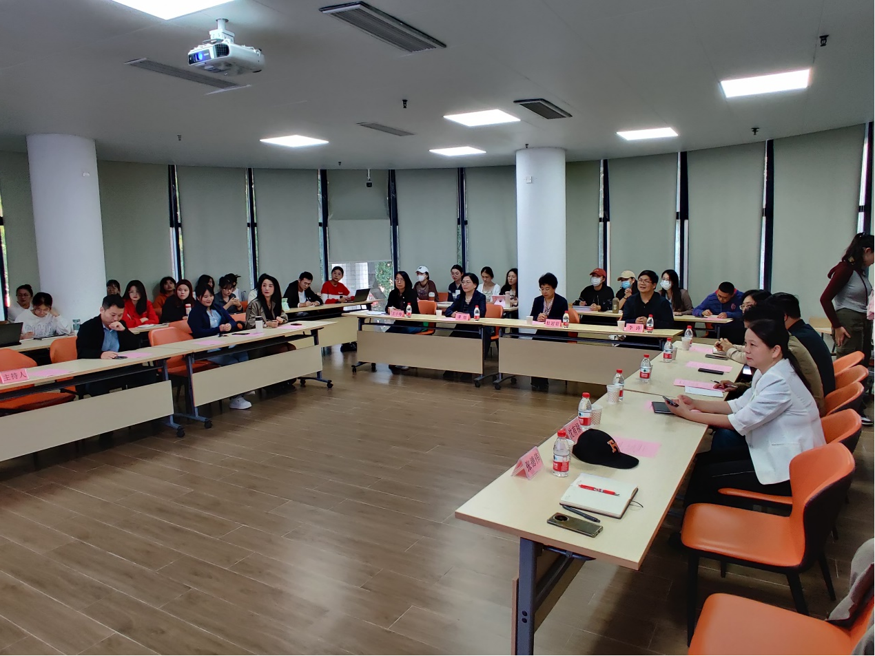 教育学院（教育学科）举办教育学科系列座谈会之一