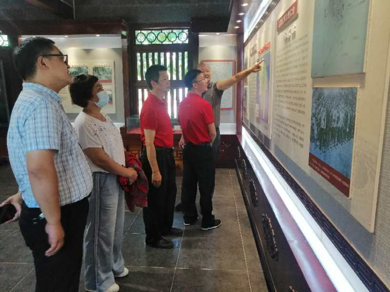 化学与化工学院第一党支部开展重温一次入党誓词党日活动