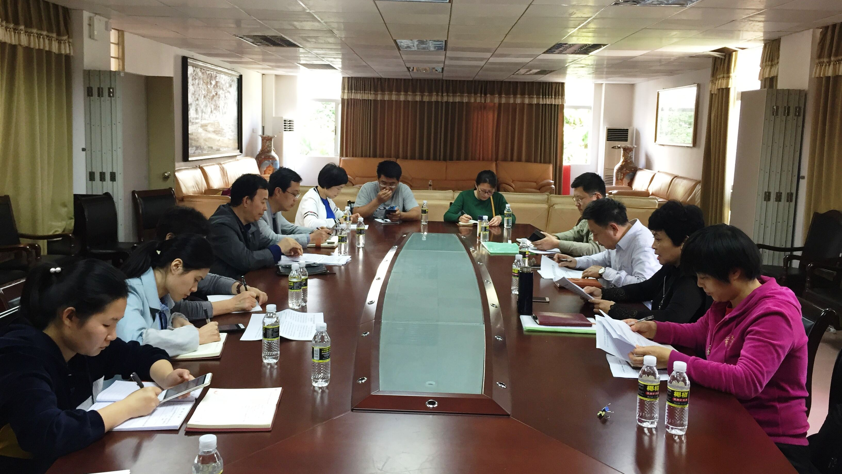 学院专题学习《关于全面深化新时代教师队伍建设改革的意见》