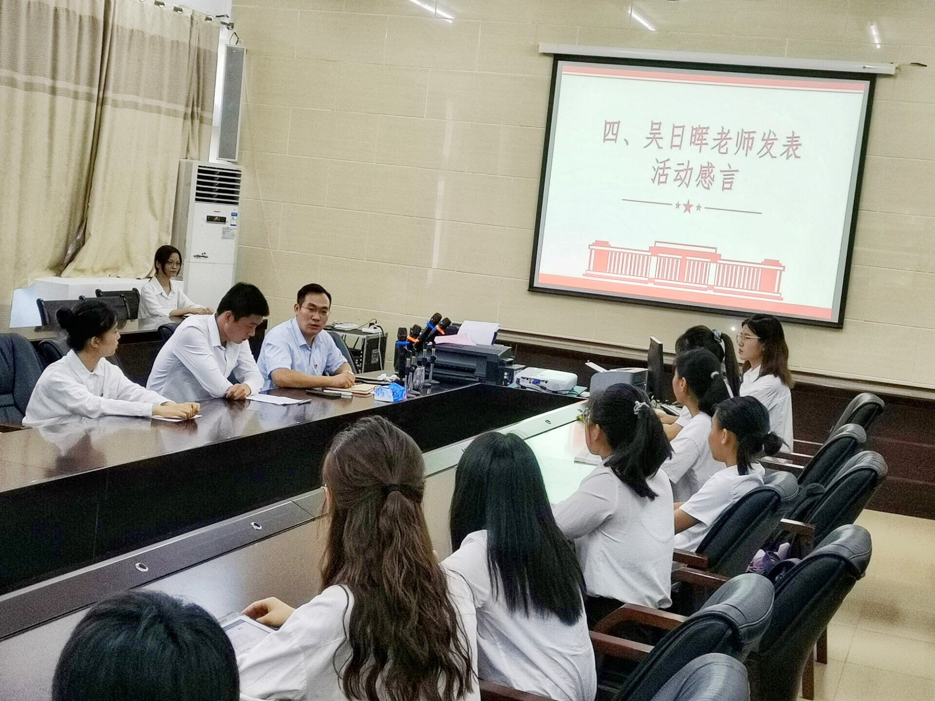 文学院举行“传扬红色故事,学习先锋楷模”红色故事宣讲活动