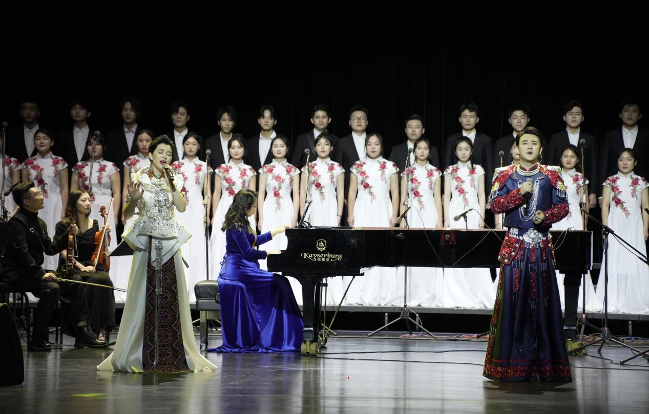 “元素•万物生长-彭婷独唱音乐会”在海口湾演艺中心圆满落幕