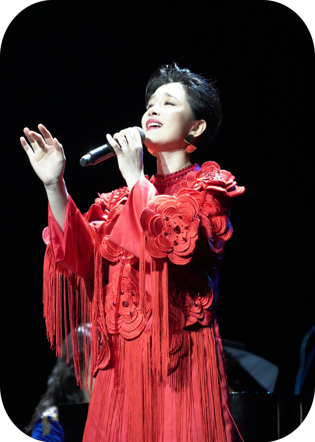 “元素•万物生长-彭婷独唱音乐会”在海口湾演艺中心圆满落幕