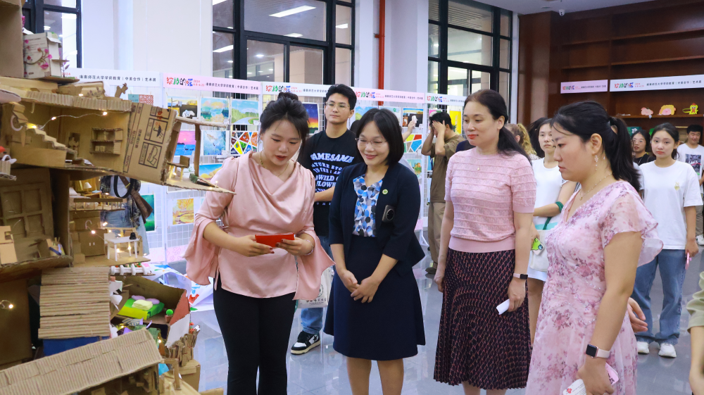 “绽放的花”学前教育专业（中美合作）艺术展 在海南师范大学桂林洋校区开幕