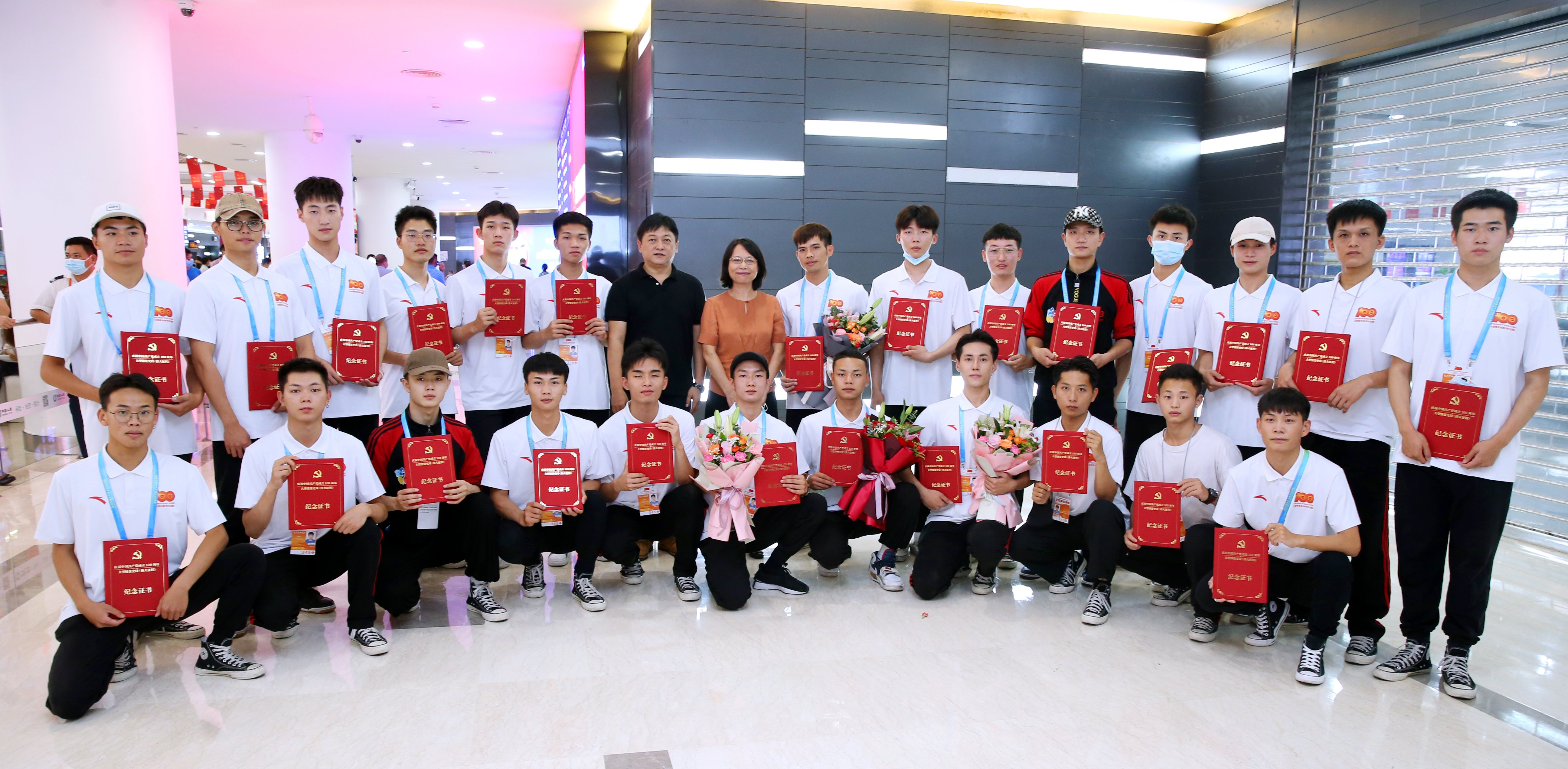 我院青年舞团26名师生参演党中央建党百年文艺演出《伟大征程》