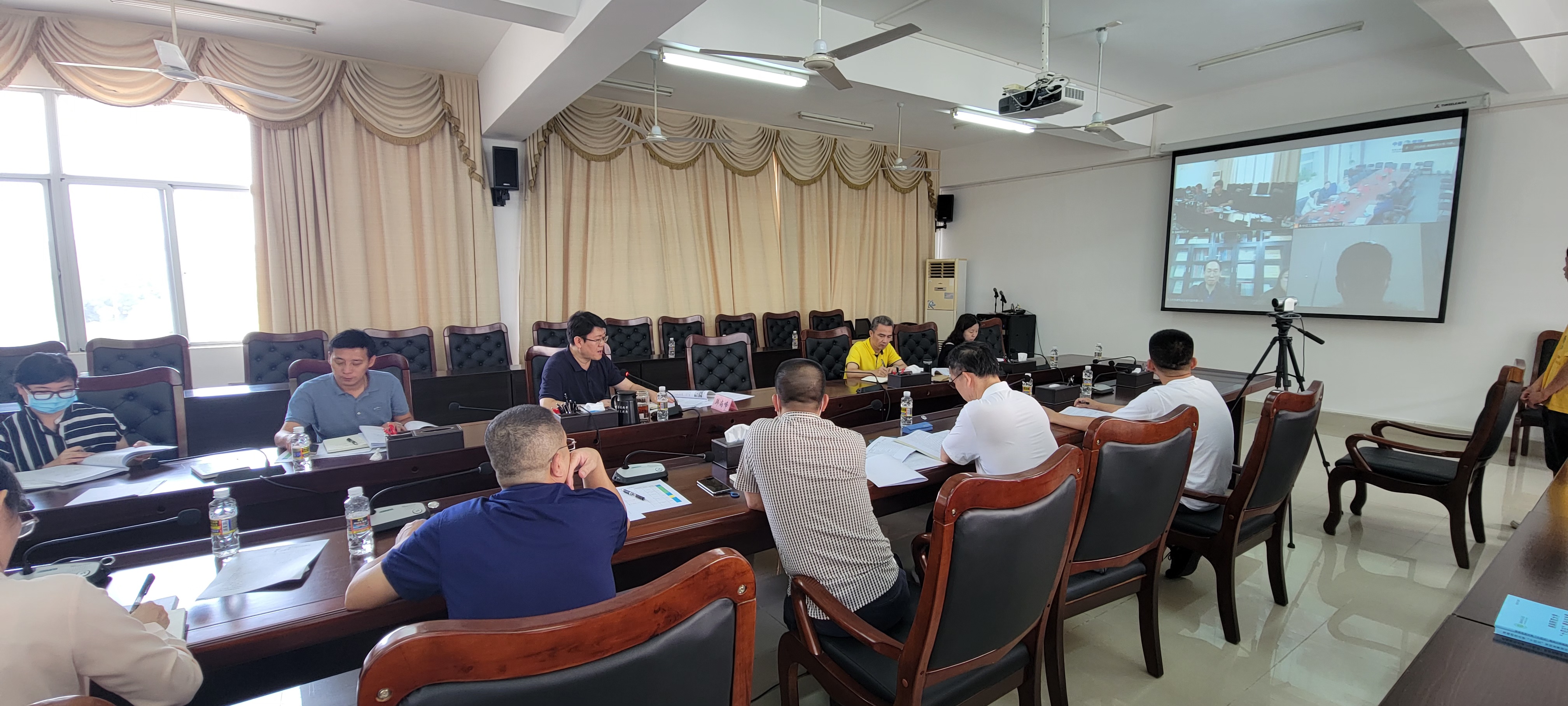 我校召开足球学院建设工作推进会