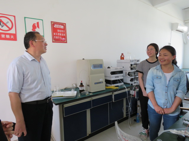 李森副校长一行到化学与化工学院调研