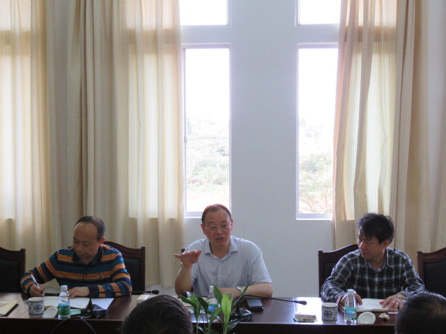 李森副校长一行到化学与化工学院调研