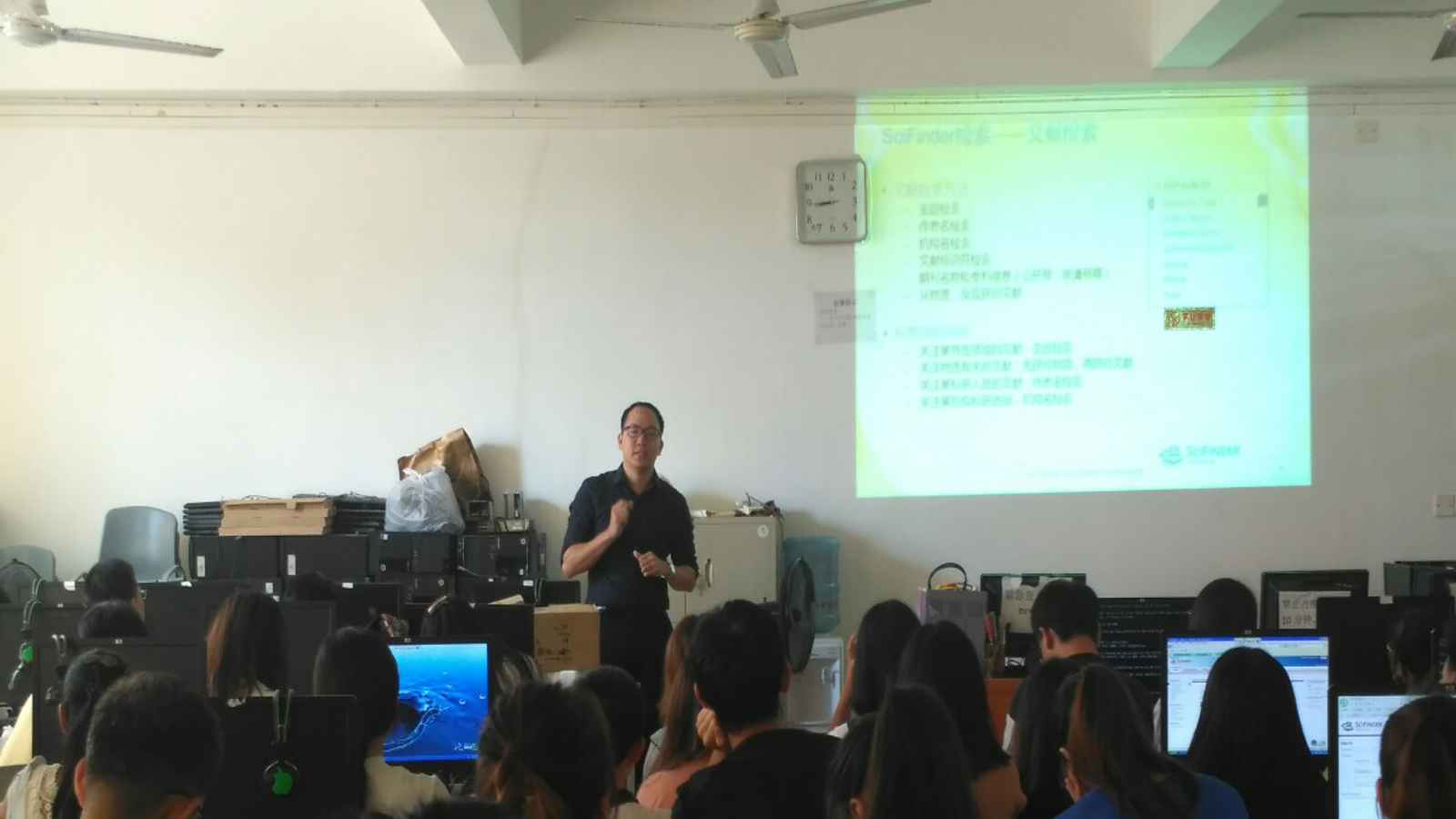 化学与化工学院2018-2019学年第一学期创新创业实践周之制药系专题活动