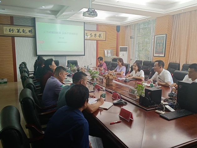 校领导到海南师范大学附属三亚学校调研指导办学工作