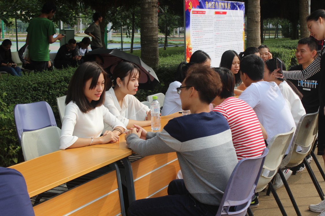 加大校园普法力度,提升师生法治素养——法学院举办普法校园行活动