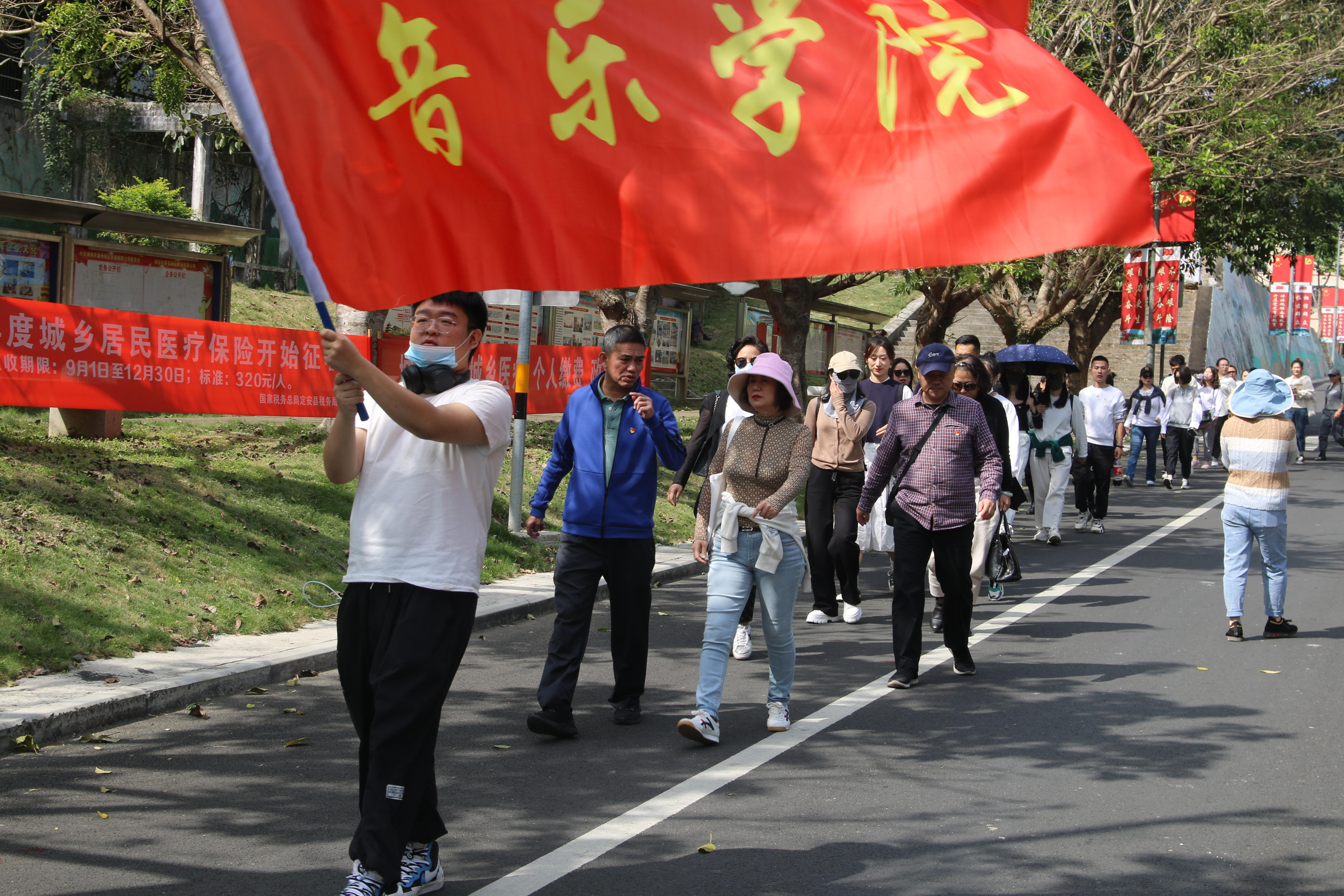 重温母瑞山革命根据地奋斗精神