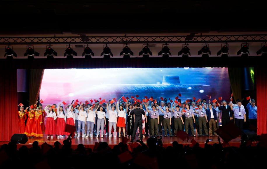 学院师生、校友迎新年晚会剪影
