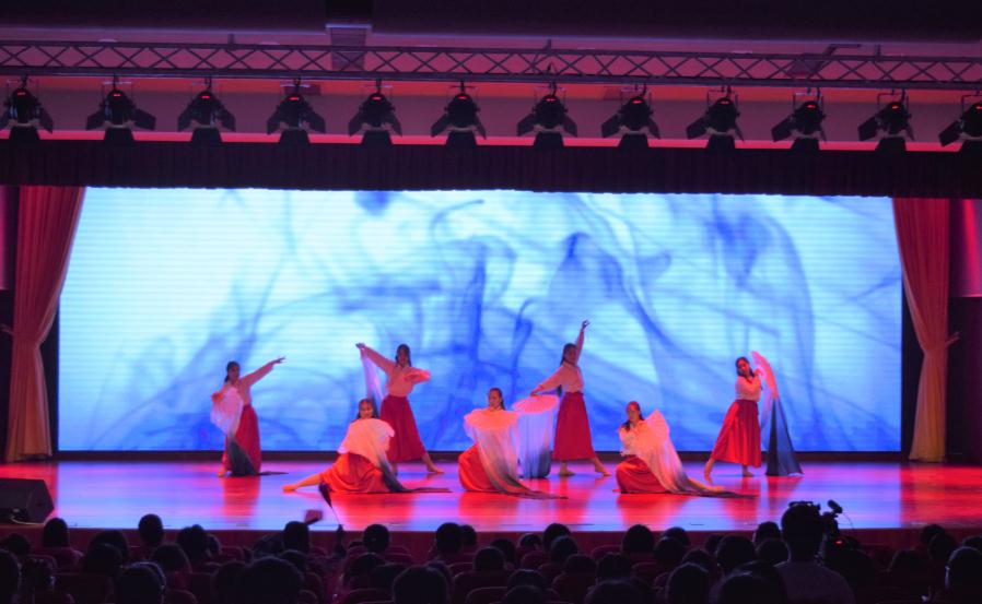 学院师生、校友迎新年晚会剪影