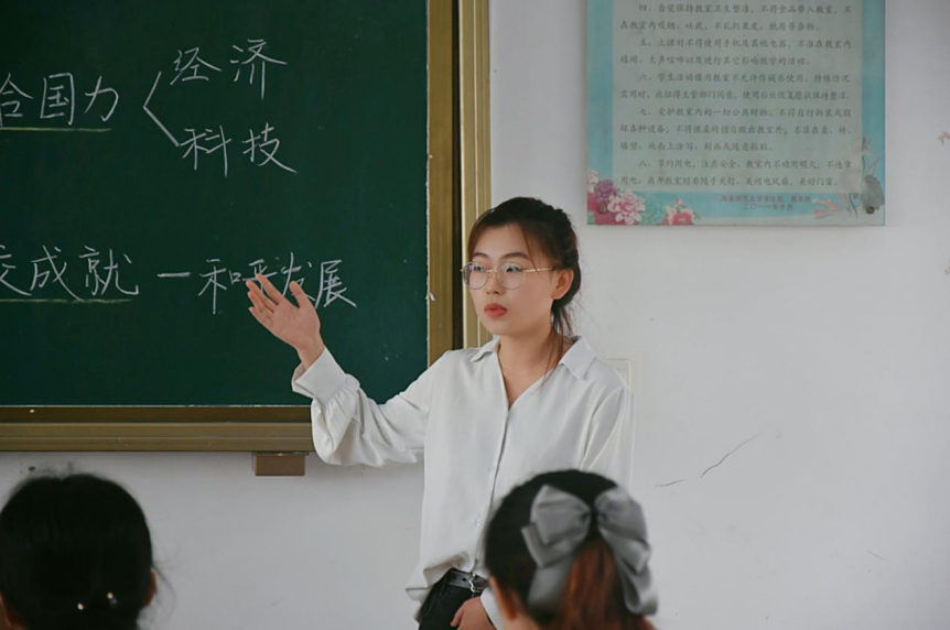 学院新闻・记海南师范大学第十届教师技能大赛历史文化学院选手风采