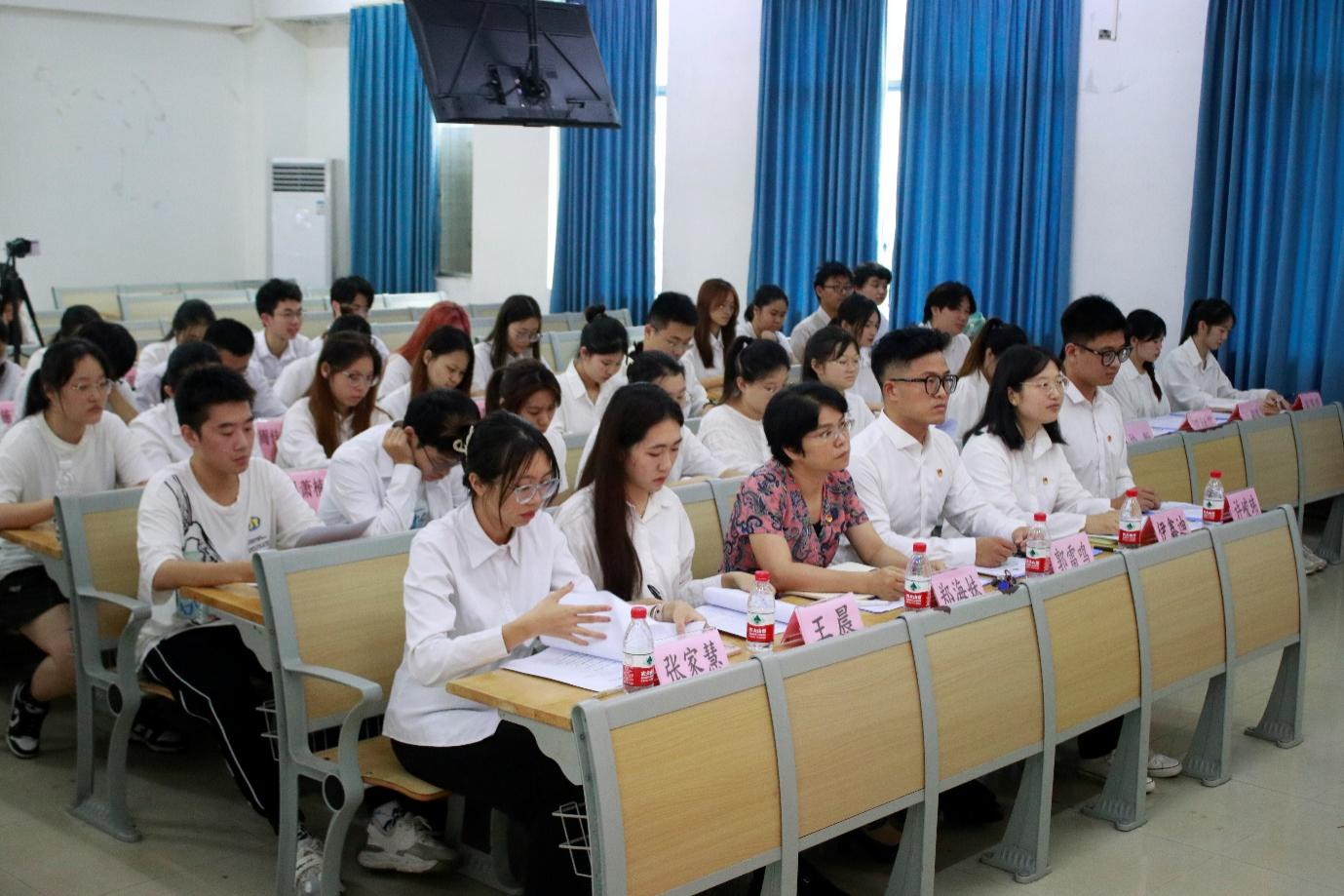 青年之声｜记海南师范大学历史文化学院第五届学生代表大会