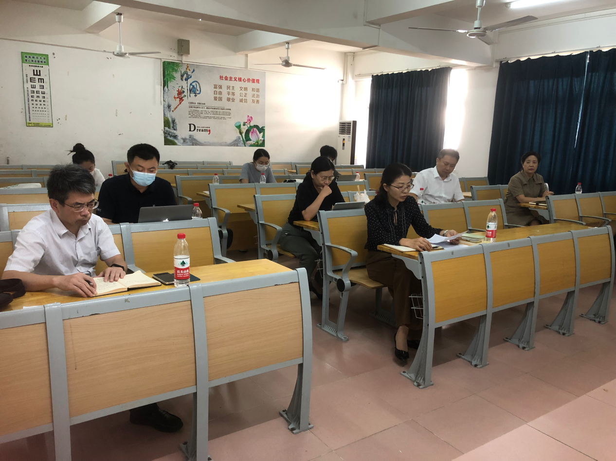 新闻传播与影视学院教工党支部支委会召开主题教育学习会