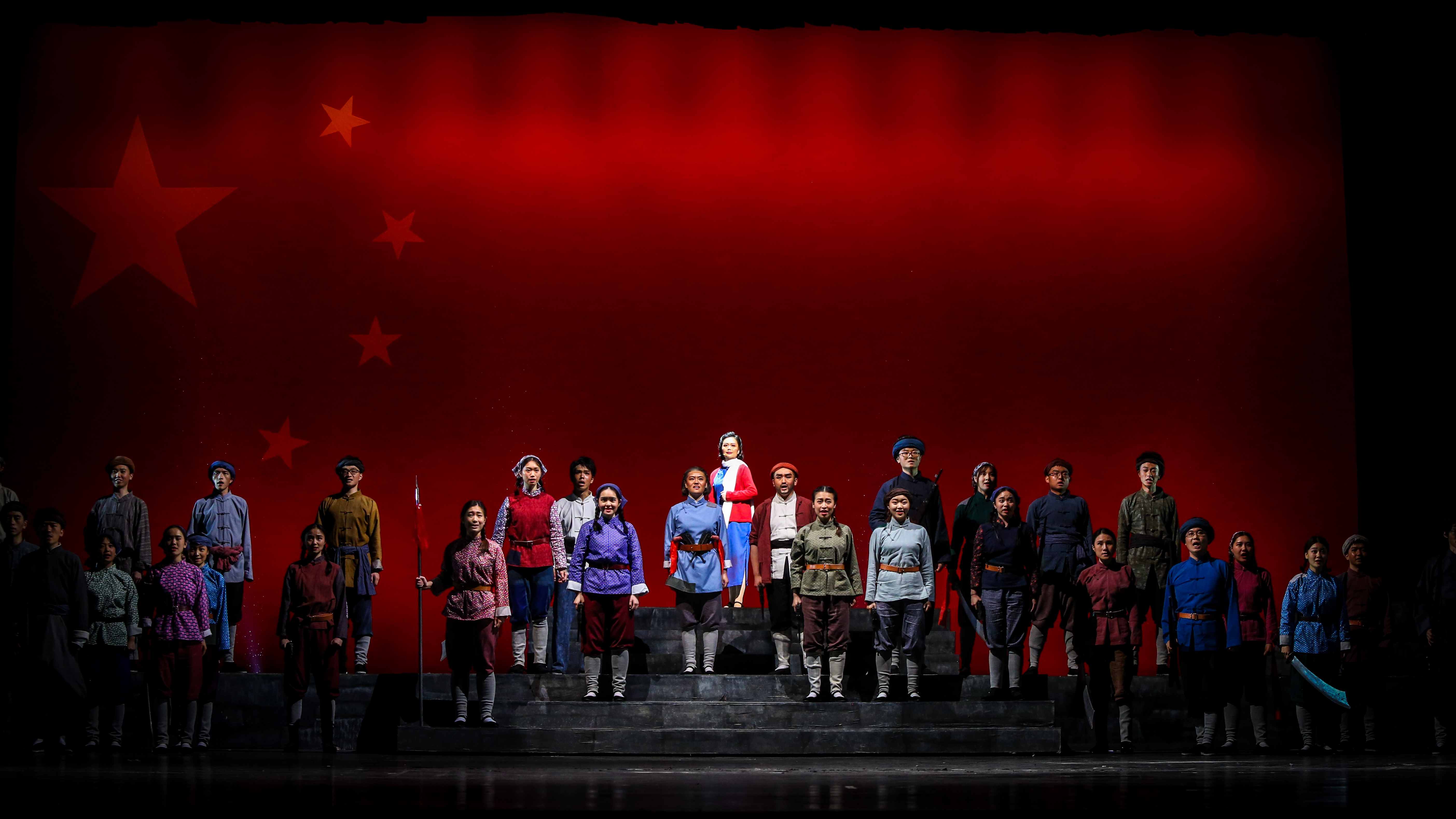 周怡老师主演的歌剧《江姐》在上海美琪大戏院演出成功