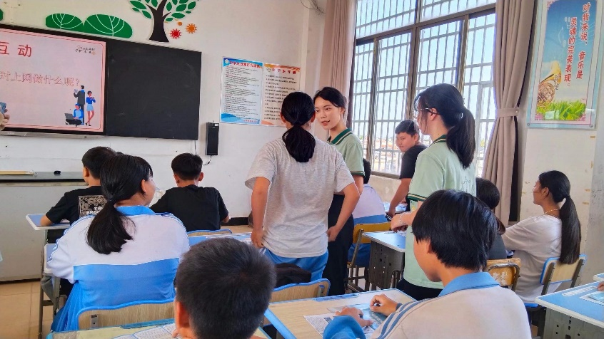 我院公益法律服务宣讲团走进陵水黎族自治县东华初级中学开展网信普法服务