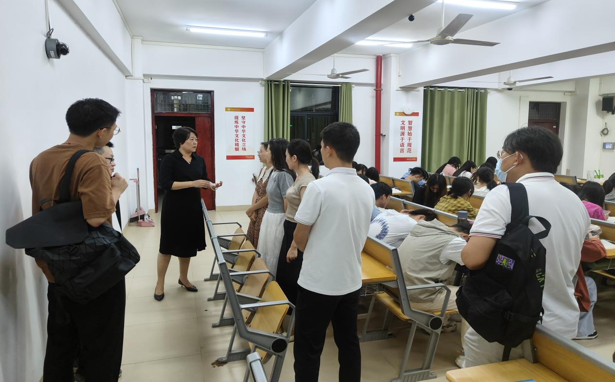 法学院院长张霞讲授本科教学示范课