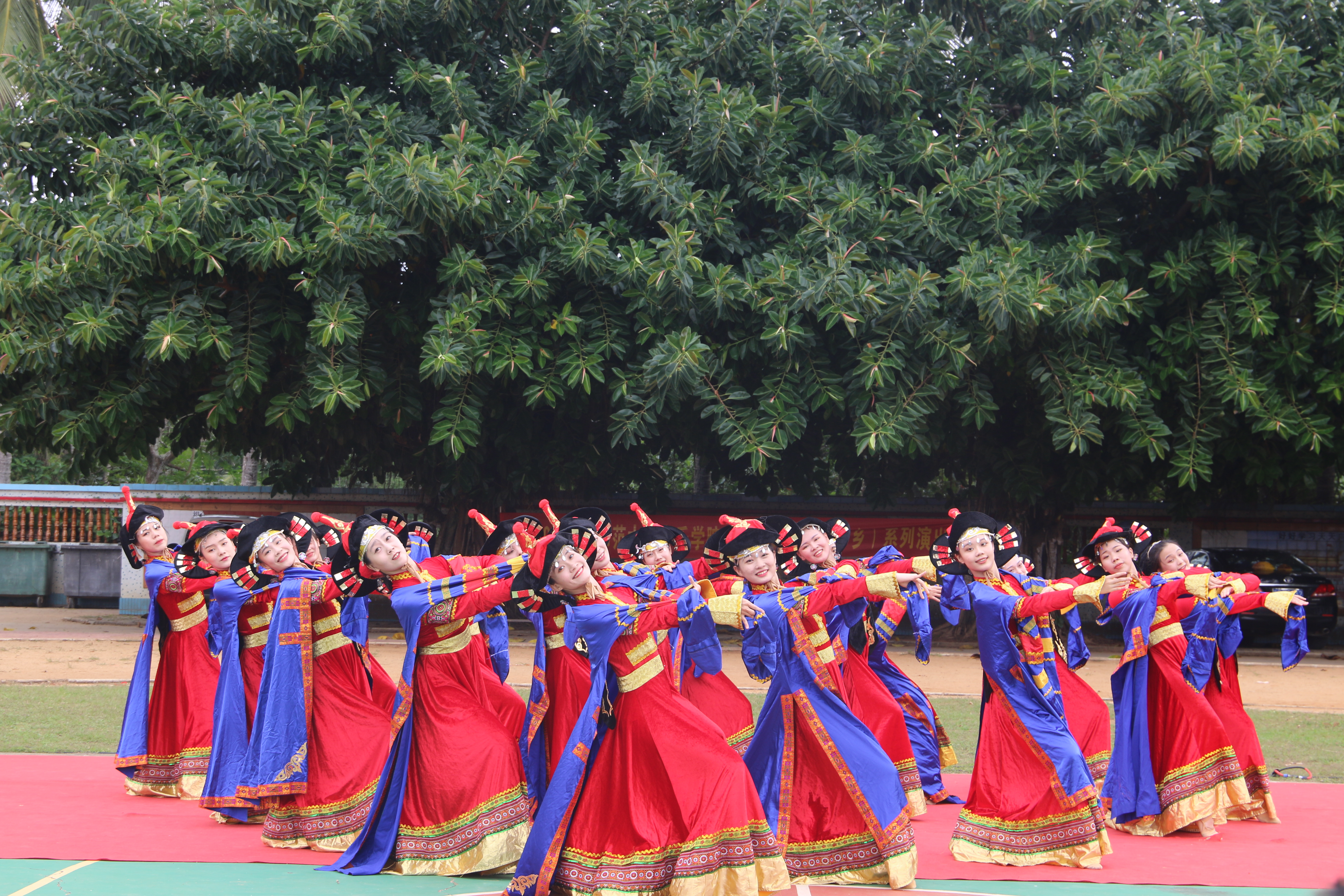 海师音乐学院:把党的惠民政策送到基层百姓心坎上