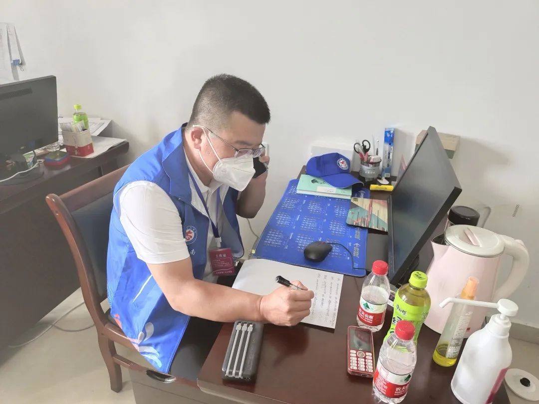 三尺讲台牢记使命,社区防控不忘初心——文学院党员志愿者奔赴三亚参与疫情防抗工作