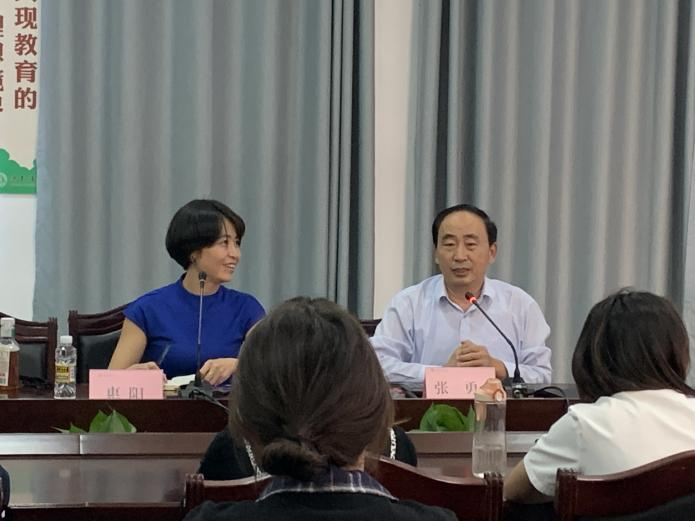 化学专业开展实践周主题活动——《如何成为一名优秀的化学老师》专题报告