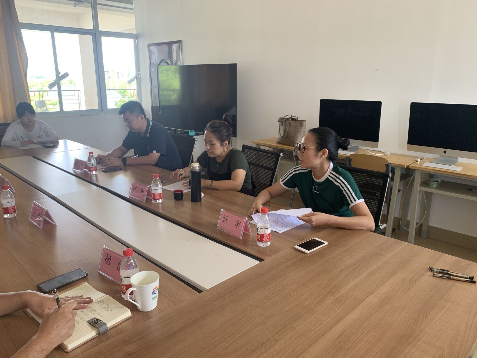 新闻传播与影视学院举行第三批通识教育课程立项建设中期检查教学设计答辩会