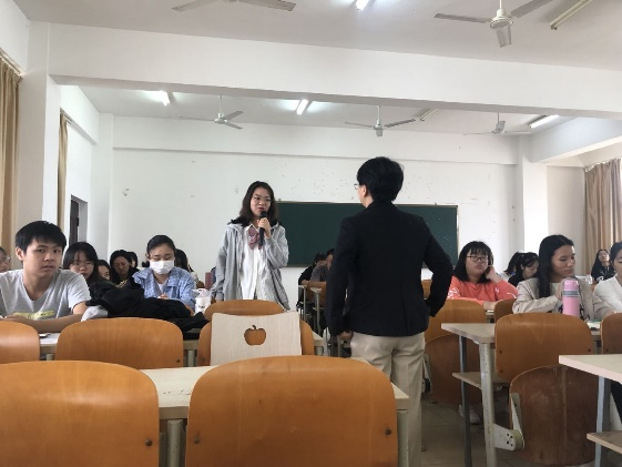 青年之声教育学院创新创业实践周-“双创”与大学生创业研究